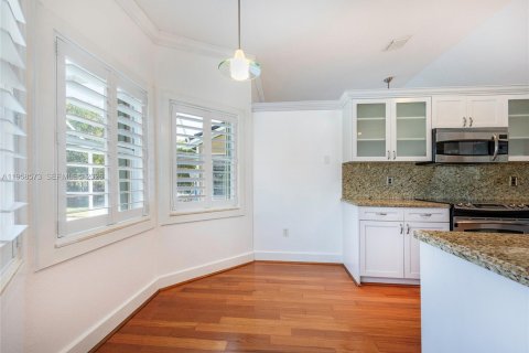 Villa ou maison à louer à Pembroke Pines, Floride: 3 chambres, 182.55 m2 № 2018046 - photo 9