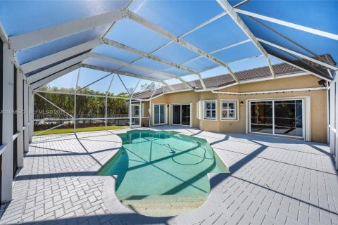 Villa ou maison à louer à Pembroke Pines, Floride: 3 chambres, 182.55 m2 № 2018046 - photo 28