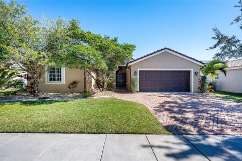 Villa ou maison à louer à Pembroke Pines, Floride: 3 chambres, 182.55 m2 № 2018046 - photo 2