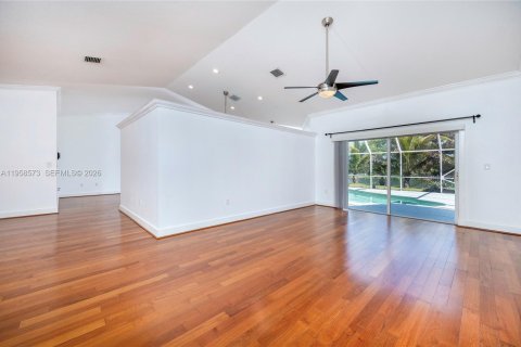 Villa ou maison à louer à Pembroke Pines, Floride: 3 chambres, 182.55 m2 № 2018046 - photo 7