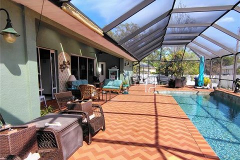 House in Punta Gorda, Florida 4 bedrooms, 210.8 sq.m. № 1717436 - photo 11
