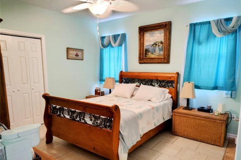 House in Punta Gorda, Florida 4 bedrooms, 210.8 sq.m. № 1717436 - photo 23