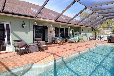 House in Punta Gorda, Florida 4 bedrooms, 210.8 sq.m. № 1717436 - photo 10