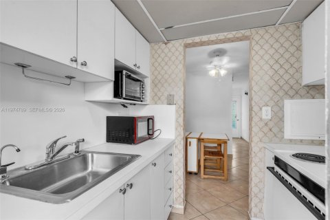 Купить кондоминиум в Майами, Флорида 1 спальня, 63.92м2, № 2046081 - фото 16