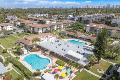 Купить кондоминиум в Майами, Флорида 1 спальня, 63.92м2, № 2046081 - фото 21