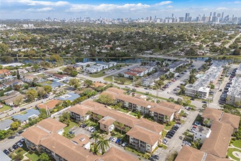 Купить кондоминиум в Майами, Флорида 1 спальня, 63.92м2, № 2046081 - фото 26