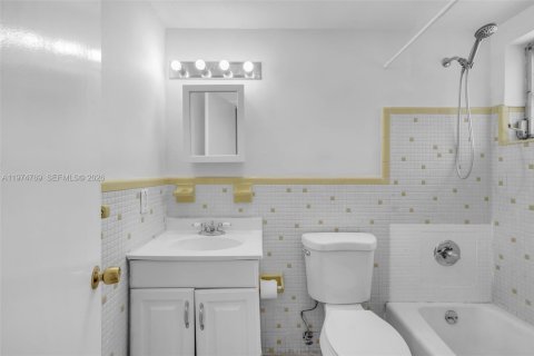 Купить кондоминиум в Майами, Флорида 1 спальня, 63.92м2, № 2046081 - фото 7