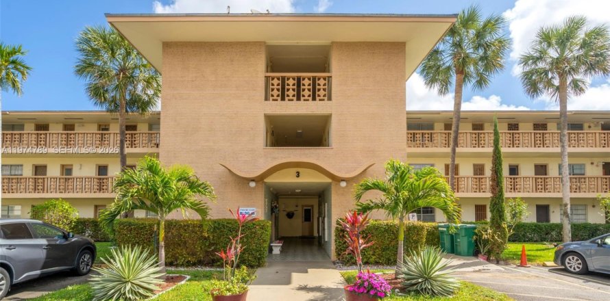 Кондоминиум с 1 спальней в Майами, Флорида № 2046081