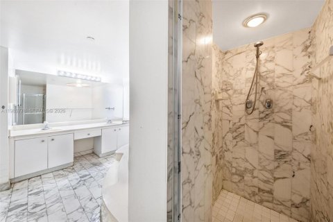 Copropriété à louer à Miami, Floride: 3 chambres, 142.88 m2 № 2080067 - photo 25