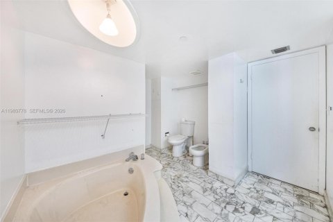 Copropriété à louer à Miami, Floride: 3 chambres, 142.88 m2 № 2080067 - photo 27