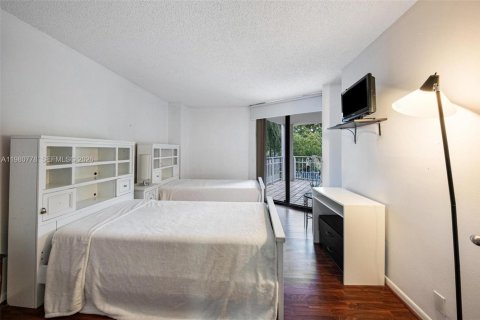Copropriété à louer à Miami, Floride: 3 chambres, 142.88 m2 № 2080067 - photo 17