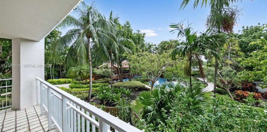 Condo à Miami, Floride, 3 chambres  № 2080067