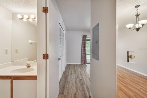 Copropriété à vendre à Tampa, Floride: 2 chambres, 110.09 m2 № 2388948 - photo 10