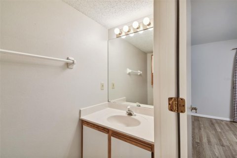 Copropriété à vendre à Tampa, Floride: 2 chambres, 110.09 m2 № 2388948 - photo 21