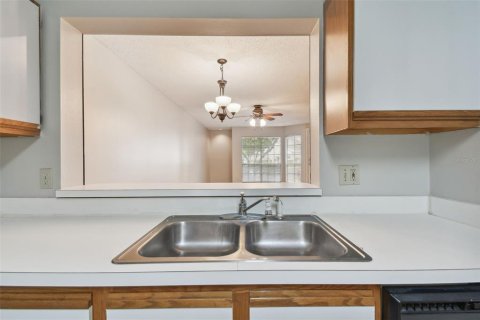 Copropriété à vendre à Tampa, Floride: 2 chambres, 110.09 m2 № 2388948 - photo 16