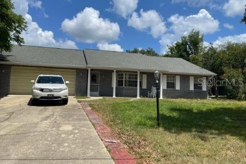 Casa en alquiler en Deltona, Florida, 3 dormitorios, 147.34 m2 № 1885921 - foto 1