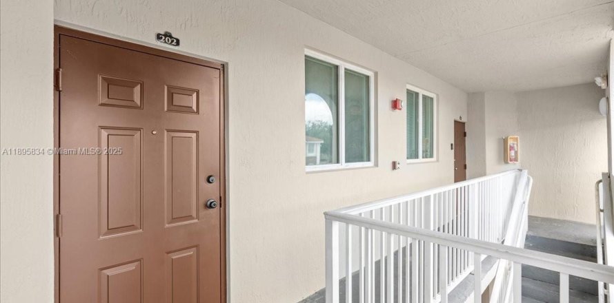 Condo in Homestead, Florida, 3 bedrooms  № 2014538