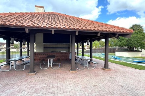 Condo in Miami, Florida, 3 bedrooms № 2029639 - photo 21