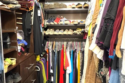 Condo in Miami, Florida, 3 bedrooms № 2029639 - photo 14