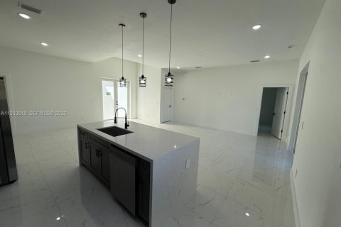 House in Lehigh Acres, Florida 4 bedrooms № 2056264 - photo 16