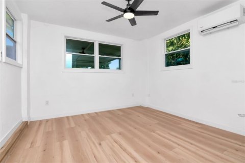 Villa ou maison à vendre à New Port Richey, Floride: 3 chambres, 108.97 m2 № 1856529 - photo 12