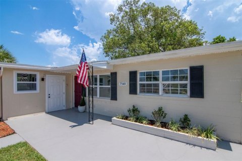 Villa ou maison à vendre à New Port Richey, Floride: 3 chambres, 108.97 m2 № 1856529 - photo 2