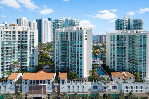 Condominio en venta en Sunny Isles Beach, Florida, 3 dormitorios, 135.73 m2 № 2048639 - foto 22