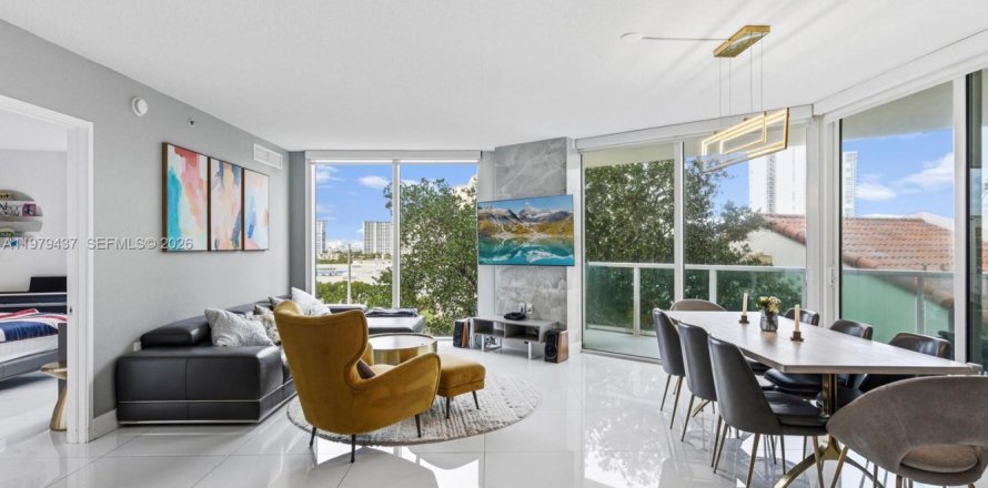 Condominio en Sunny Isles Beach, Florida, 3 dormitorios  № 2048639