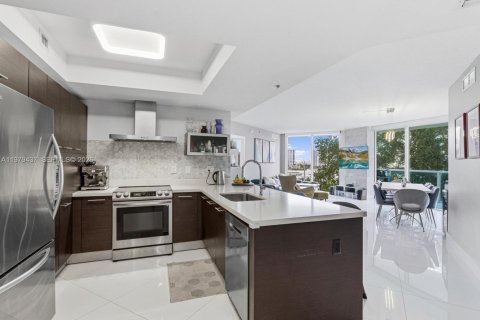 Condominio en venta en Sunny Isles Beach, Florida, 3 dormitorios, 135.73 m2 № 2048639 - foto 4