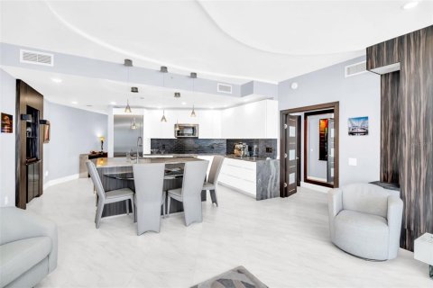 Купить кондоминиум в Сент-Питерсберг, Флорида 4 комнаты, 117.89м2, № 1908057 - фото 12