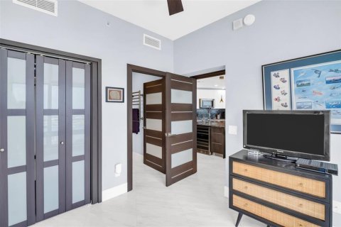 Купить кондоминиум в Сент-Питерсберг, Флорида 4 комнаты, 117.89м2, № 1908057 - фото 28