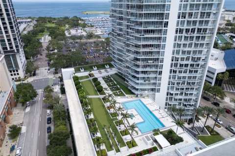 Купить кондоминиум в Сент-Питерсберг, Флорида 4 комнаты, 117.89м2, № 1908057 - фото 2