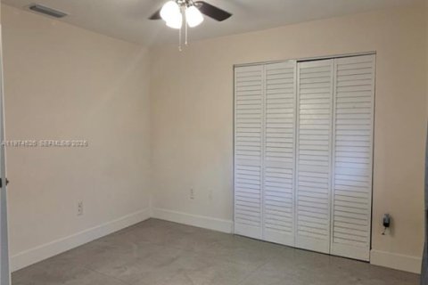 House in Miami Gardens, Florida 3 bedrooms, 154.68 sq.m. № 2036013 - photo 24