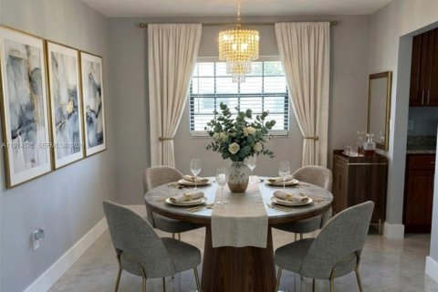 House in Miami Gardens, Florida 3 bedrooms, 154.68 sq.m. № 2036013 - photo 7