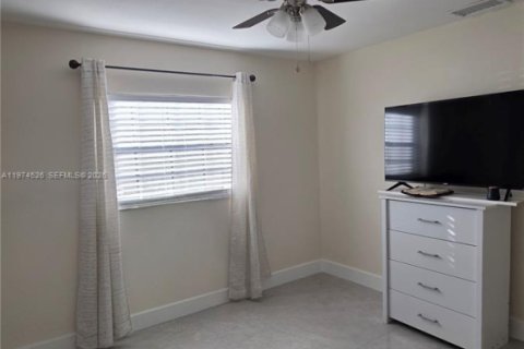 House in Miami Gardens, Florida 3 bedrooms, 154.68 sq.m. № 2036013 - photo 29