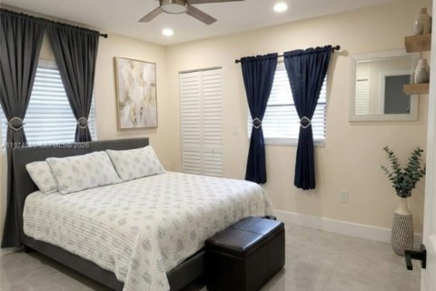 House in Miami Gardens, Florida 3 bedrooms, 154.68 sq.m. № 2036013 - photo 19