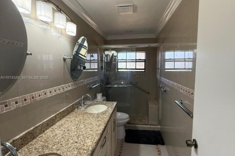 House in Miami Gardens, Florida 3 bedrooms, 154.68 sq.m. № 2036013 - photo 12