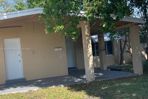 Дом в Холливуд, Флорида 3 спальни, 103.31м2 № 2008407