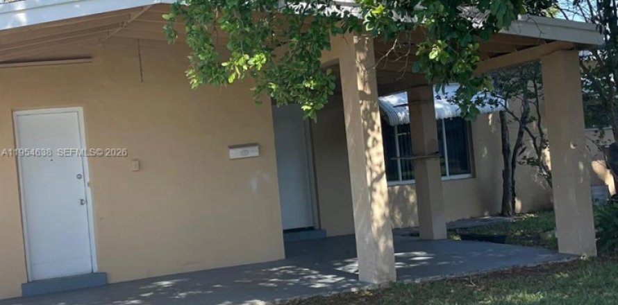 Дом в Холливуд, Флорида 3 спальни, 103.31м2 № 2008407