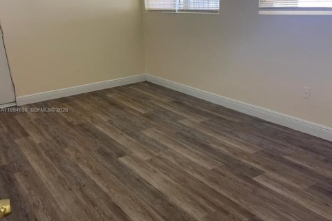 Снять в аренду виллу или дом в Холливуд, Флорида 3 спальни, 103.31м2, № 2008407 - фото 4