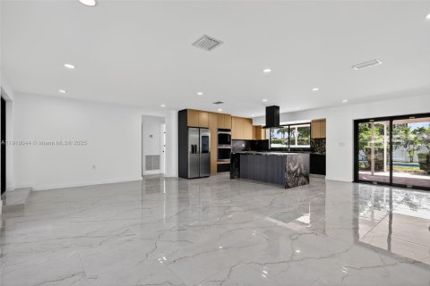Casa en venta en Hollywood, Florida, 3 dormitorios, 173.17 m2 № 1972558 - foto 9