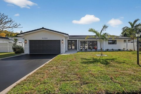 Casa en venta en Hollywood, Florida, 3 dormitorios, 173.17 m2 № 1972558 - foto 1