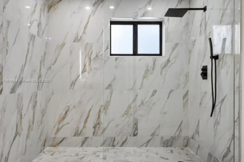 Casa en venta en Hollywood, Florida, 3 dormitorios, 173.17 m2 № 1972558 - foto 28