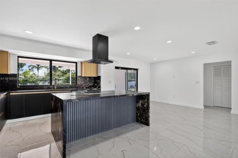Casa en venta en Hollywood, Florida, 3 dormitorios, 173.17 m2 № 1972558 - foto 16