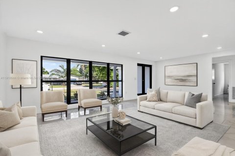 Casa en venta en Hollywood, Florida, 3 dormitorios, 173.17 m2 № 1972558 - foto 10
