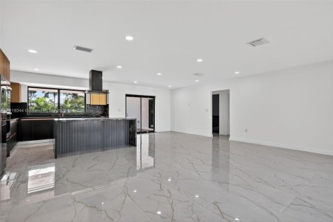 Casa en venta en Hollywood, Florida, 3 dormitorios, 173.17 m2 № 1972558 - foto 6