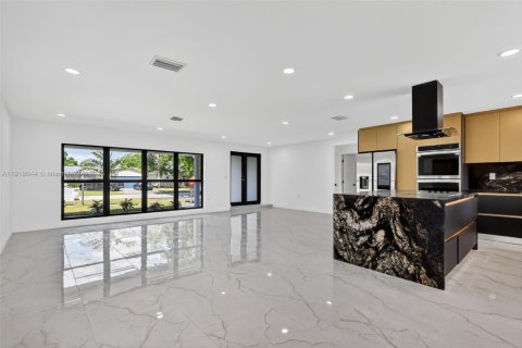 Casa en venta en Hollywood, Florida, 3 dormitorios, 173.17 m2 № 1972558 - foto 12