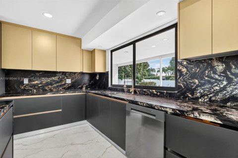 Casa en venta en Hollywood, Florida, 3 dormitorios, 173.17 m2 № 1972558 - foto 19