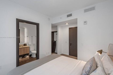 Copropriété à louer à Miami, Floride: 3 chambres, 104.7 m2 № 1980359 - photo 13