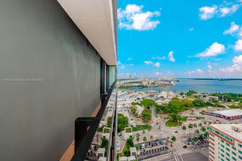 Copropriété à louer à Miami, Floride: 3 chambres, 104.7 m2 № 1980359 - photo 24